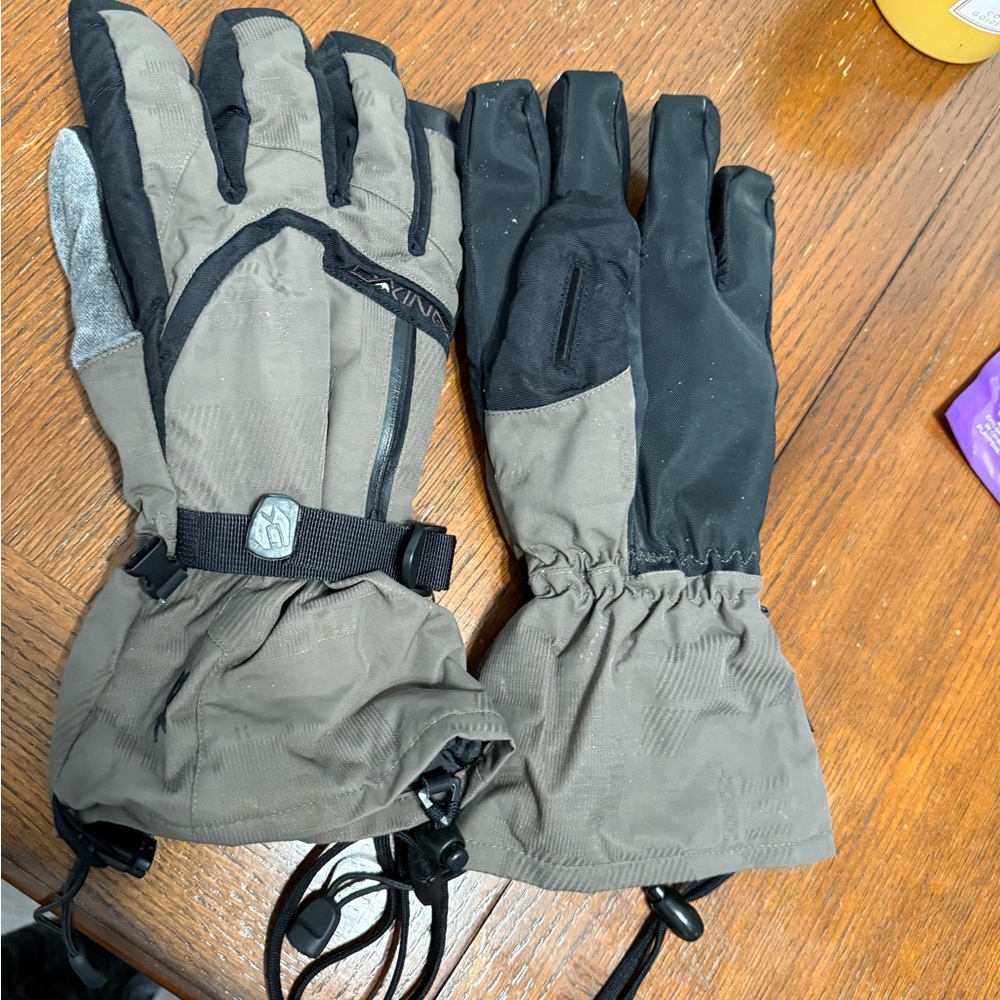 Gore-tex dakine snowboard gloves men’s medium
